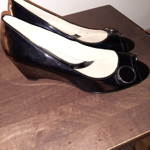 Naturalizer shoes - Picture 2 of 5